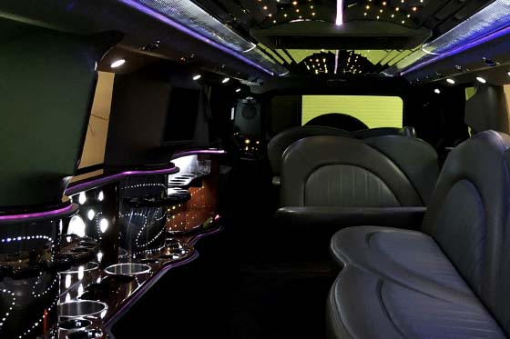 14-passenger hummer limo interior 2 with mirrored ceiling